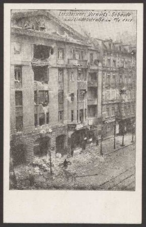 Ansichtskarte „Zerschossenes ‚Vorwärts‘-Gebäude“