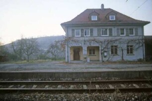 Niedernhall Empfangsgebäude Bahnsteig