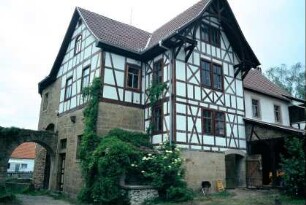 Rückseite eines Gebäudes vom Schloss, das saniert wurde