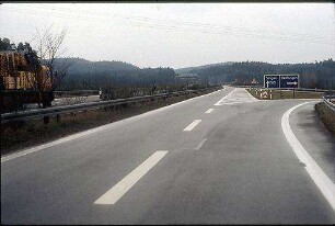 Einfahrt in Kreisel (Stuttgart Richtung Rottweil)