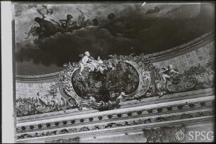 Berlin, Schloss Charlottenburg, Neuer Flügel, Speisesaal (Weißer Saal), R. 362, Detail der Decke und des Gesimses.