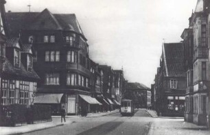 Blick in die Lange Str. mit Straßenbahn. Detmold. Lange Str. Papierabzug