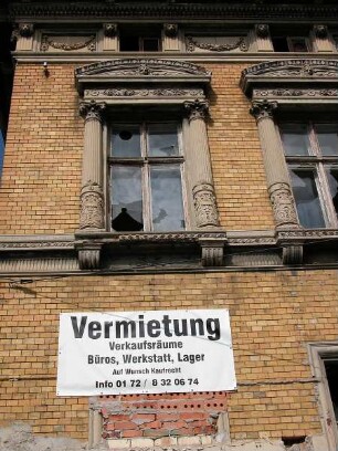 Quedlinburg - Bauruine im Stadtzentrum : Ehemalige Fabrikantenvilla, Bauruine in Quedlinburg, aufgenommen ca. 2004