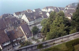 Meersburg: Blick von der Schlossterrasse auf Dächer der Vorstadt