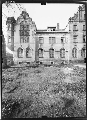 Weinböhla, Kirchplatz 2. Zentralgasthof (um 1905). Straßenfront (Teilansicht)