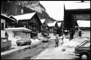 Beatenberg: Dorfstraße im Schnee