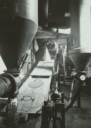 Hirschfelde, Kohlenwerk : Hirschfelde, Großkraftwerk und Kohlenwerk. Kohlenwerk. Brikettfabrik. Innenentstaubung