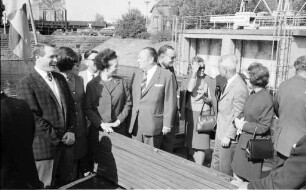 Einladung der Stadt Karlsruhe an Angehörige der US-Streitkräfte zu einer Rheinfahrt auf dem Motorschiff "Friedrich Töpper" im Rahmen der deutsch-amerikanischen Freundschaftswoche.