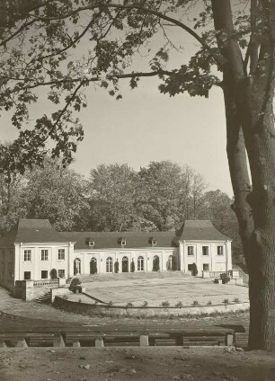 Freilichtbühne "Junge Garde", Großer Garten Dresden : Dresden, Großer Garten. Freilichtbühne "Junge Garde", erbaut 1953-1955, Blick auf Bühne und Bühnenhaus