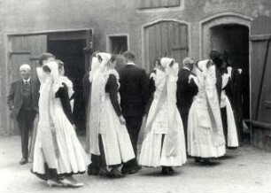 Hochzeit in Saalau : Gesellschaftliche Volkskultur - Sitten im Laufe des menschlichen Lebens - Hochzeit. Ort: Salow / Saalau. Hochzeit.