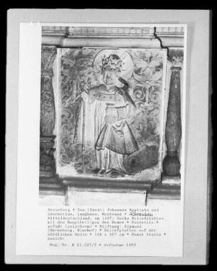 Sechs Reliefplatten mit den Hauptheiligen des Domes — Reliefplatten auf der nördlichen Seite — Papst Sixtus