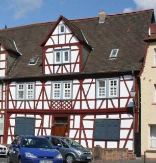 Fachwerkwohnhaus; Büdingen, Marktplatz 3A
