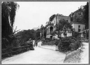 Am Weg zur Wartburg steht die Villa Fritz Reuters (Reuter-Wagner-Museum)