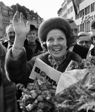 Königin Beatrix zu ihrem ersten offiziellen Besuch in der Bunderepublik, Bonn
