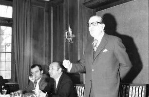 Freiburg: Hotel Victoria; Regionalverband Südlicher Oberrhein, Pressefahrt mit Minister Eduard Adorno; Pressekonferenz mit Minister Adorno