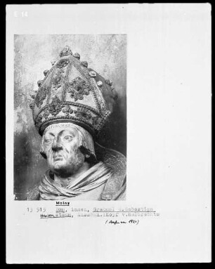 Grabmal des Erzischofs Sebastian von Heusenstamm: Statue des Erzbischofs