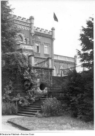 Dresden-Loschwitz. Villa Orlando, Schillerstraße 4. Teilansicht mit Treppenaufgang