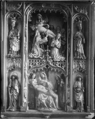 Tiefenbronn Katholische Kirche Sankt Maria Magdalena Hochaltar (1469) von Hans Schüchlin Schrein geöffnet Kreuzanahme und Beweinung