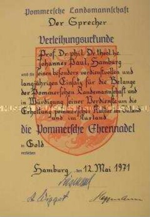 Verleihungsurkunde zur Pommerschen Ehrennadel in Gold für Johannes Paul; Hamburg, 12. Mai 1971