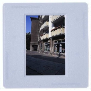 Berlin, Wohn- u. Geschäftshaus Schwedter Str./Kastanienallee