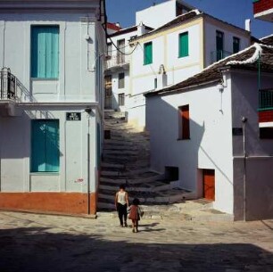 Skopelos. Gasse in der Hafenstadt
