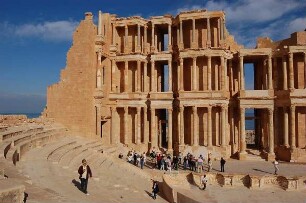 Libyen - römische Ausgrabungen : Das im 2. Jh. n. Chr. erbaute römische Theater von Sabrata gehört heute zum Weltkulturerbe der UNESCO, aufgenommen 2006