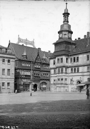 Eisenach, Marktplatz mit Rathaus : Eisenach, Blick über den Marktplatz auf Hof-Apotheke und Rathaus