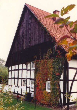 Fachwerkhaus, Warweg 7, Aussenansicht. Detmold. Heiligenkirchen. Papierabzug