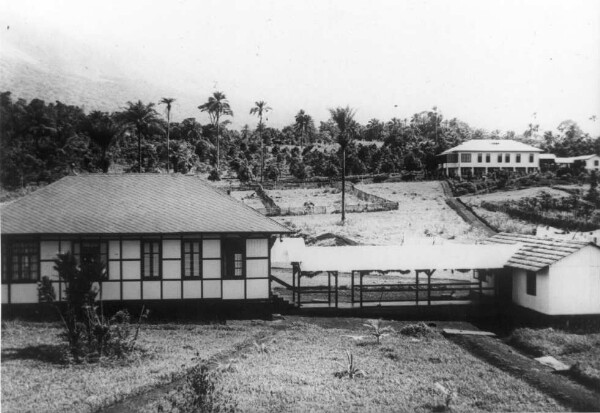 Soppo : ancienne et nouvelle maison du commandant