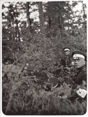 Die vom Polizeioberst geleitete Einsatzübung der Polizeien Mannheim, Heidelberg, Karlsruhe, Pforzheim und Freiburg bei Hassmersheim a. D. September 1928