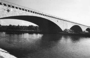 Neckarbrücke Beihingen, km 560,840 - 560,532