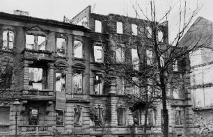 Zerstörungen Zweiter Weltkrieg - Luftangriff auf Karlsruhe am 02./03.09.1942. LS-Revier VI. Westendstraße (Reinhold-Frank-Straße)