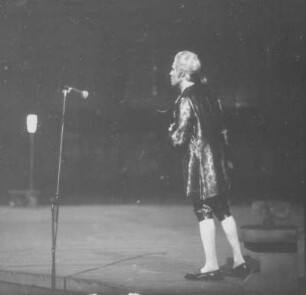 "Eine Nacht in Venedig" von Johann Strauß. Aufführung der Staatsoperette Dresden im Rahmen der Veranstaltungsreihe "Dresdner Sommer". Dresdner Zwinger, 12. Juni 1970