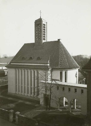 Dresden. Diakonissenanstalt. Kirche von Nordwesten