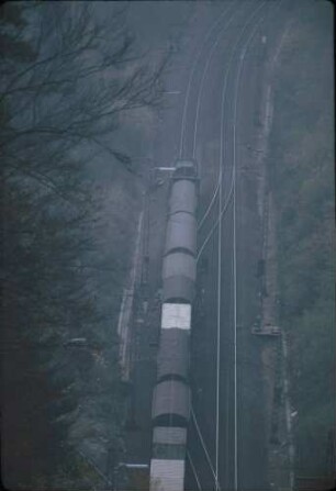 Laufach Schwarzkopftunnel Westportal Güterzug Schiebelok 194 585