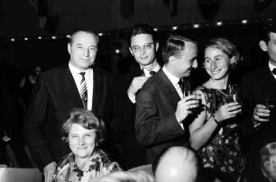 16. Tagung 1966 Mediziner; Studentenabend Polonaise: Studenten mit E. Fromm