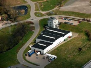 Steinbach-Herges-Hallenberg. Gewerbegebiet Am Scherzer. Luftbild-Schrägaufnahme von Südwest