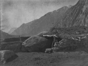 Behausung : Eine Behausung im Tian Shan Hochgebirge