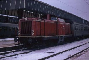 Nürnberg Hbf. Lok 212 076 Eilzug Bnb-Wagen