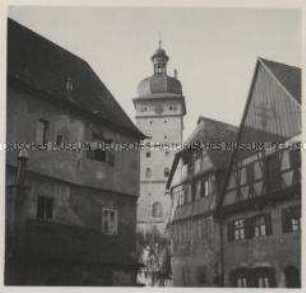 Dinkelsbühl, Adlergäßchen mit Segringer Tor