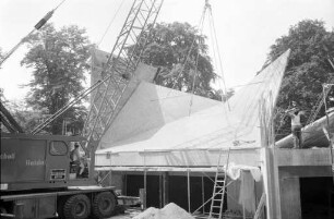 Bau der neuen Synagoge an der Knielinger Allee.