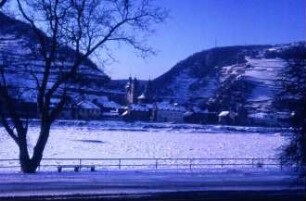 Geschlossene Eisdecke bei Karden/Mosel
