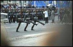 Berlin, NVA-Parade, 7. Oktober 1989