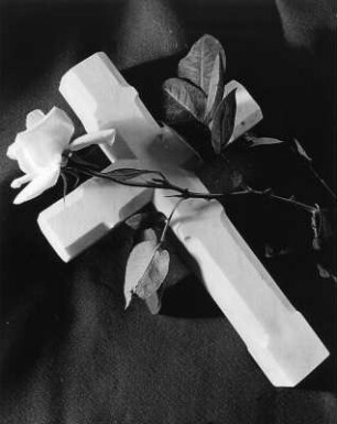 Kreuz mit Rose