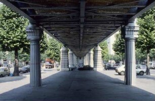 Viadukt der Linie 6 der Pariser Metro