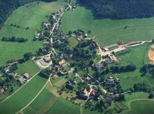 Reinhardtsdorf-Schöna-Kleingießhübel. Ortsteilansicht Kleingießhübel. Luftbild-Schrägaufnahme von Norden