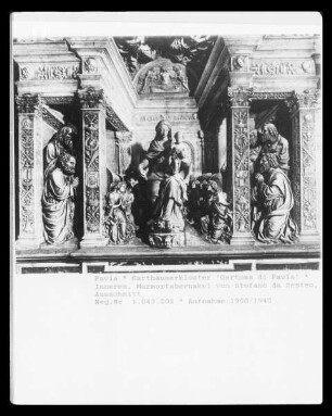 Sakrarium mit Himmelfahrt Christi sowie der thronenden Madonna