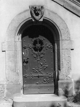 Dresden-Plauen, Altplauen 5. Auferstehungskirche (1901-1902; W. Lossow, H. Viehweger). Südportal