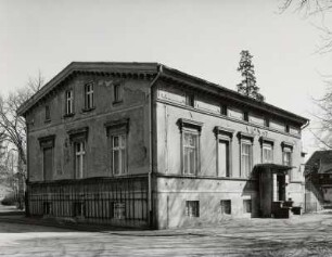 Bad Muskau-Köbeln, ehemalige Fabrikantenvilla, Hofansicht