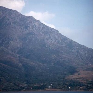 Samothrake. Heiligtum. Fengári-Nordflanke und Heiligtum. MG2/81